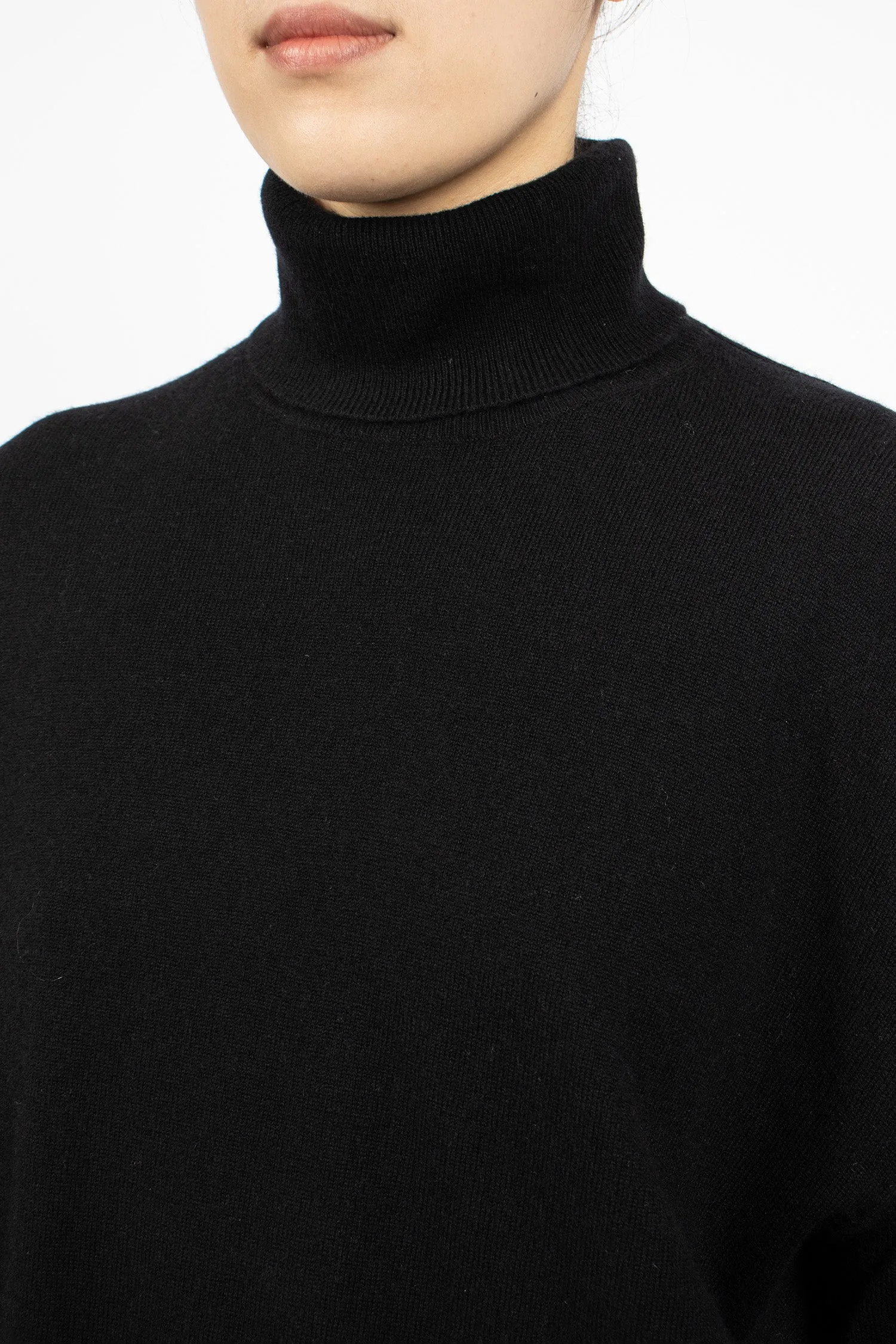 Mazzy High Neck Black