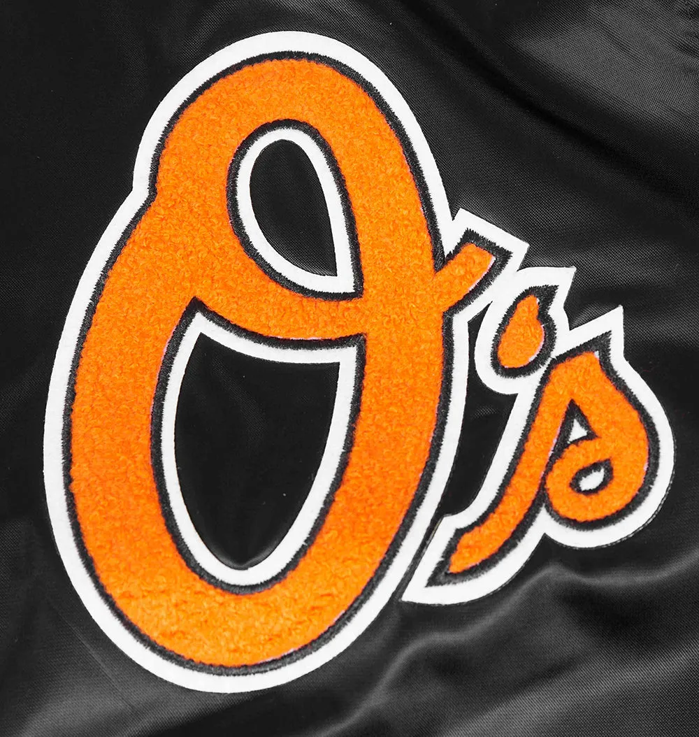 MLB BALTIMORE ORIOLES OLD ENGLISH MEN'S RIB SATIN JACKET (BLACK/ORANGE)