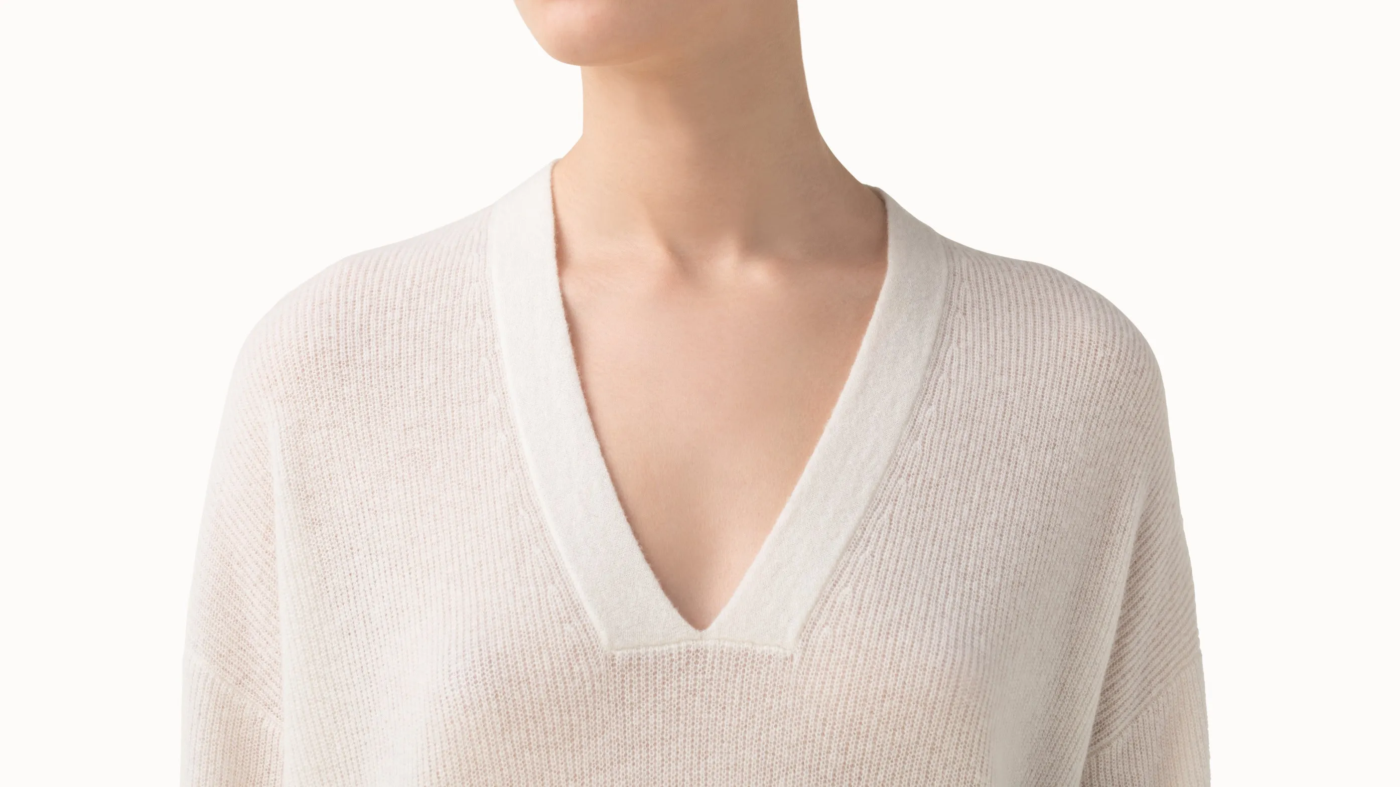 Ribbed-Pullover aus Kaschmir mit langem V-Ausschnitt